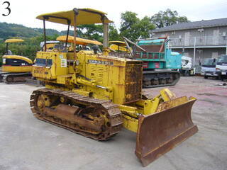 中古建設機械 中古 コマツ KOMATSU ブルドーザ  D31A-17