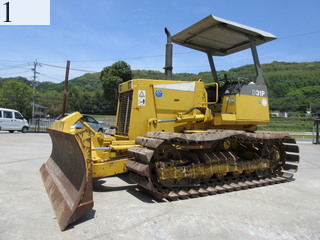 中古建設機械 中古 コマツ KOMATSU ブルドーザ  D31P-20E