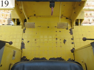 中古建設機械 中古 コマツ KOMATSU ブルドーザ  D31P-20E