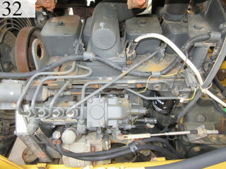 中古建設機械 中古 コマツ KOMATSU ブルドーザ  D31P-20E