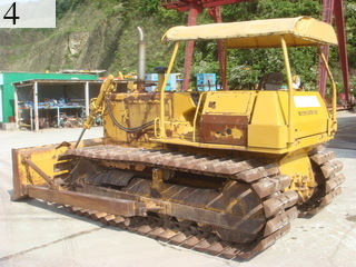 中古建設機械 中古 コマツ KOMATSU ブルドーザ  D40P-3