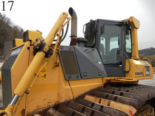 中古建設機械 中古 コマツ KOMATSU ブルドーザ  D65PX-15E0