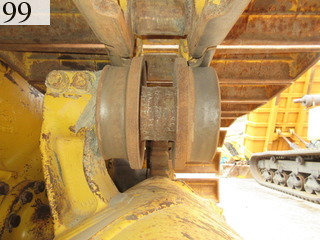 中古建設機械 中古 コマツ KOMATSU ブルドーザ  D65PX-17