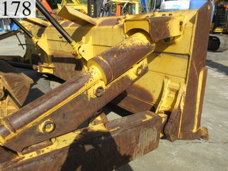 中古建設機械 中古 コマツ KOMATSU ブルドーザ  D65PX-17