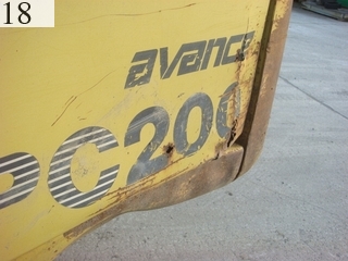 Used Construction Machine Used KOMATSU KOMATSU Excavator 0.7-0.9m3 PC200-6M