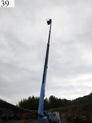 中古建設機械 中古 アイチコーポレーション AICHI 高所作業車  SK240