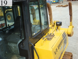 中古建設機械 中古 コマツ KOMATSU ブルドーザ  D85EX-15EO