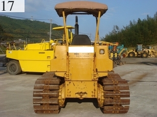 中古建設機械 中古 コマツ KOMATSU ブルドーザ  D31P-17
