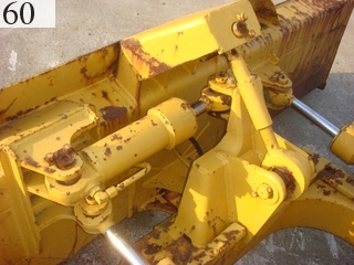 中古建設機械 中古 コマツ KOMATSU ブルドーザ  D31P-17