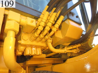 中古建設機械 中古 コマツ KOMATSU モーターグレーダー アーティキュレート式 GD405A-3