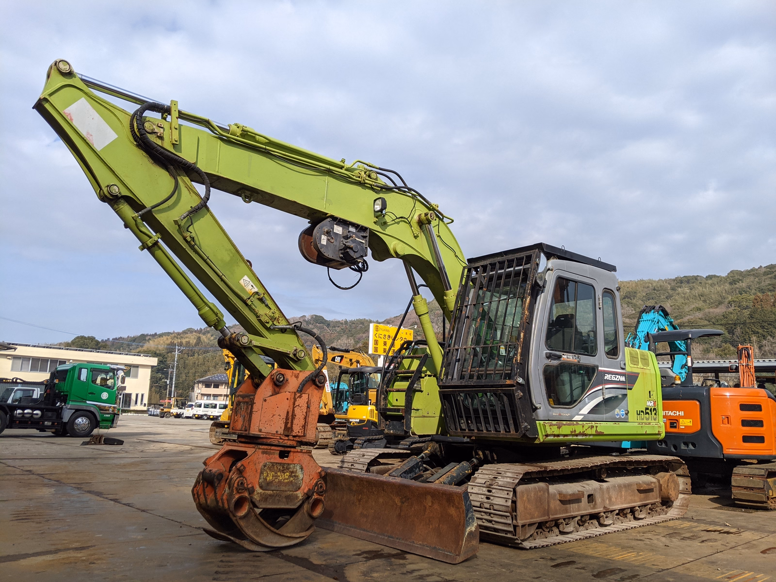 Used Construction Machine Used KATO Forestry excavators Grapple / Winch / Blade HD513MRV Photos