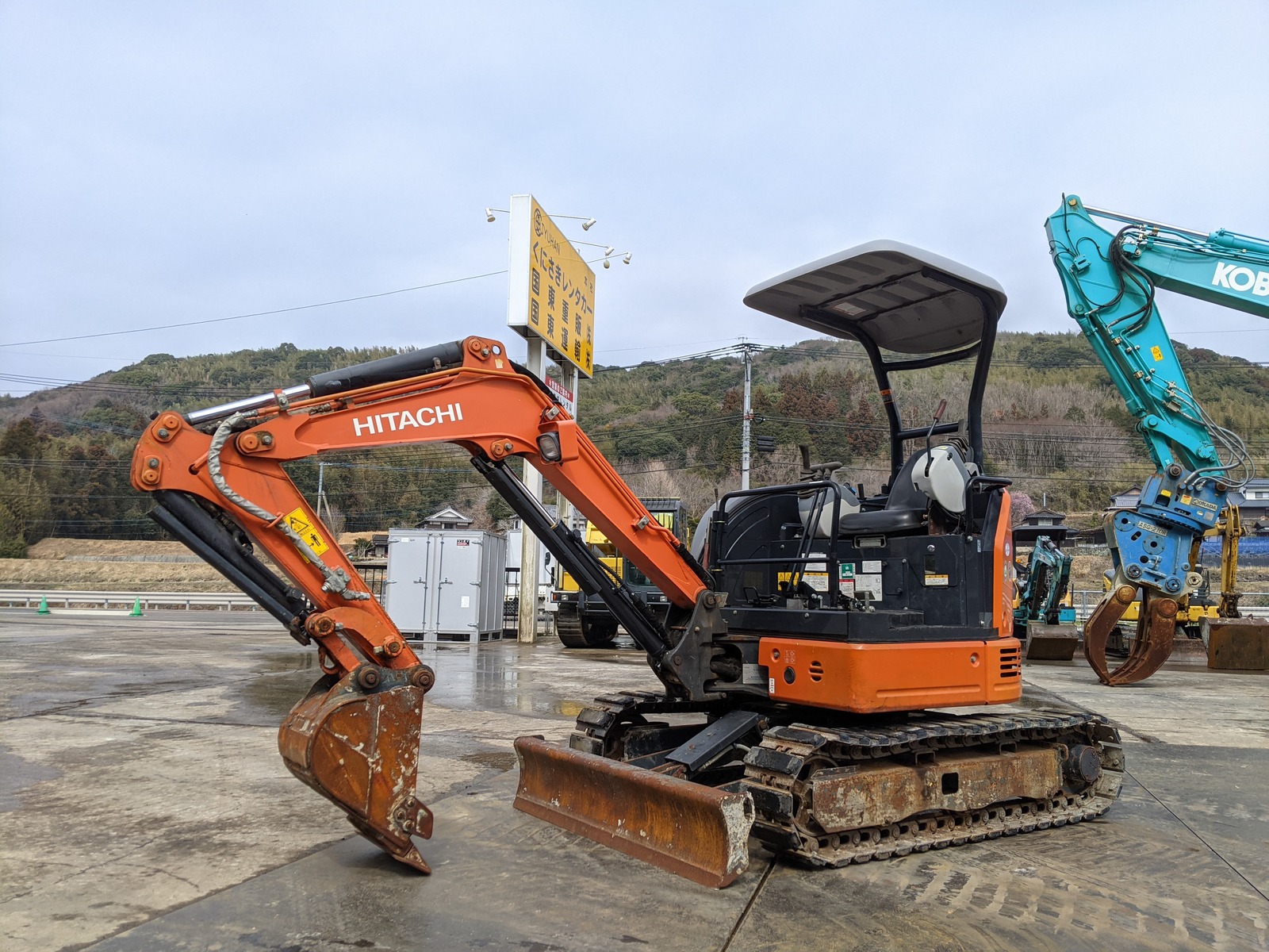 中古建設機械 中古 日立建機 HITACHI 油圧ショベル・バックホー ０．１立米以下 ZX20U-5A