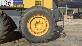 中古建設機械 中古 コマツ KOMATSU モーターグレーダー アーティキュレート式 GD405A-3E0