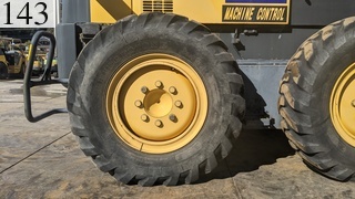 中古建設機械 中古 コマツ KOMATSU モーターグレーダー アーティキュレート式 GD405A-3E0