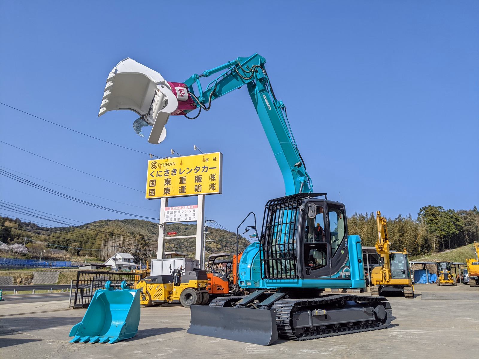 Used Construction Machine Used KOBELCO Forestry excavators Feller Buncher Zaurus Robo SK135SR-5 Photos
