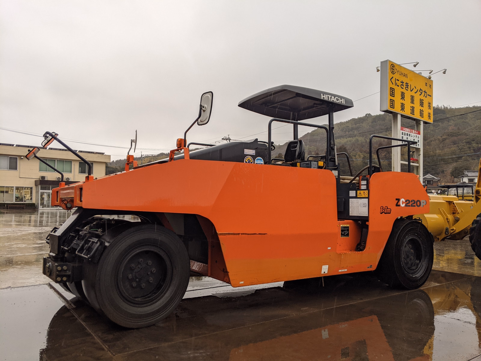 Used Construction Machine Used HITACHI Roller Tire rollers ZC220P-5 Photos