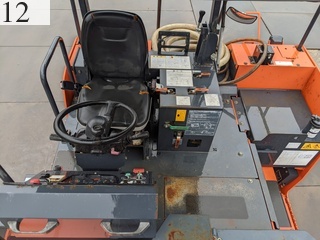 Used Construction Machine Used HITACHI HITACHI Roller Tire rollers ZC220P-5