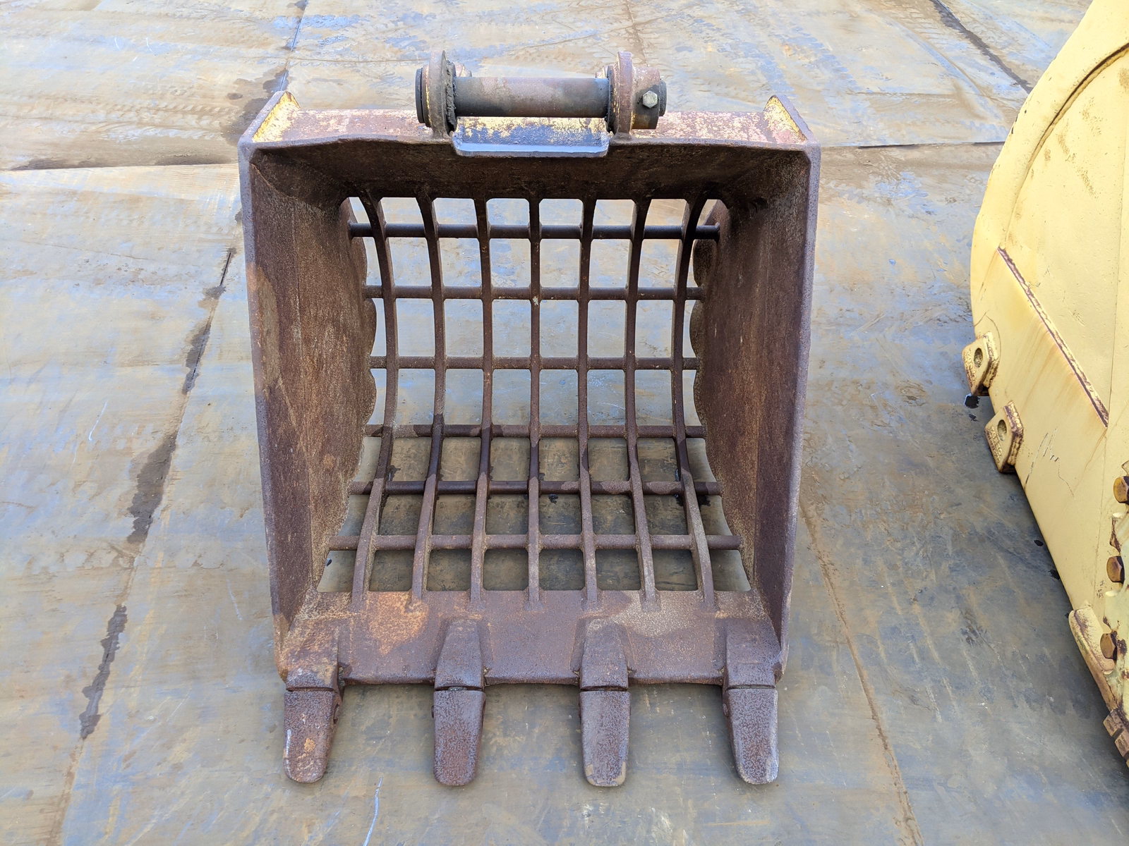 Used Construction Machine Used MVA Bucket Standard bucket SH135XSkeleton bucket Photos