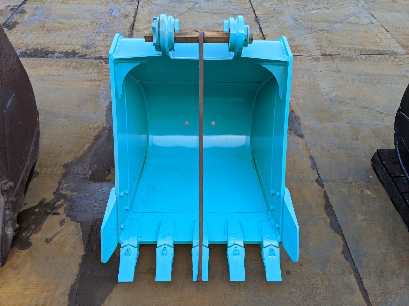 Used Construction Machine Used KOBELCO KOBELCO Bucket Standard bucket SK135SR Standard bucket