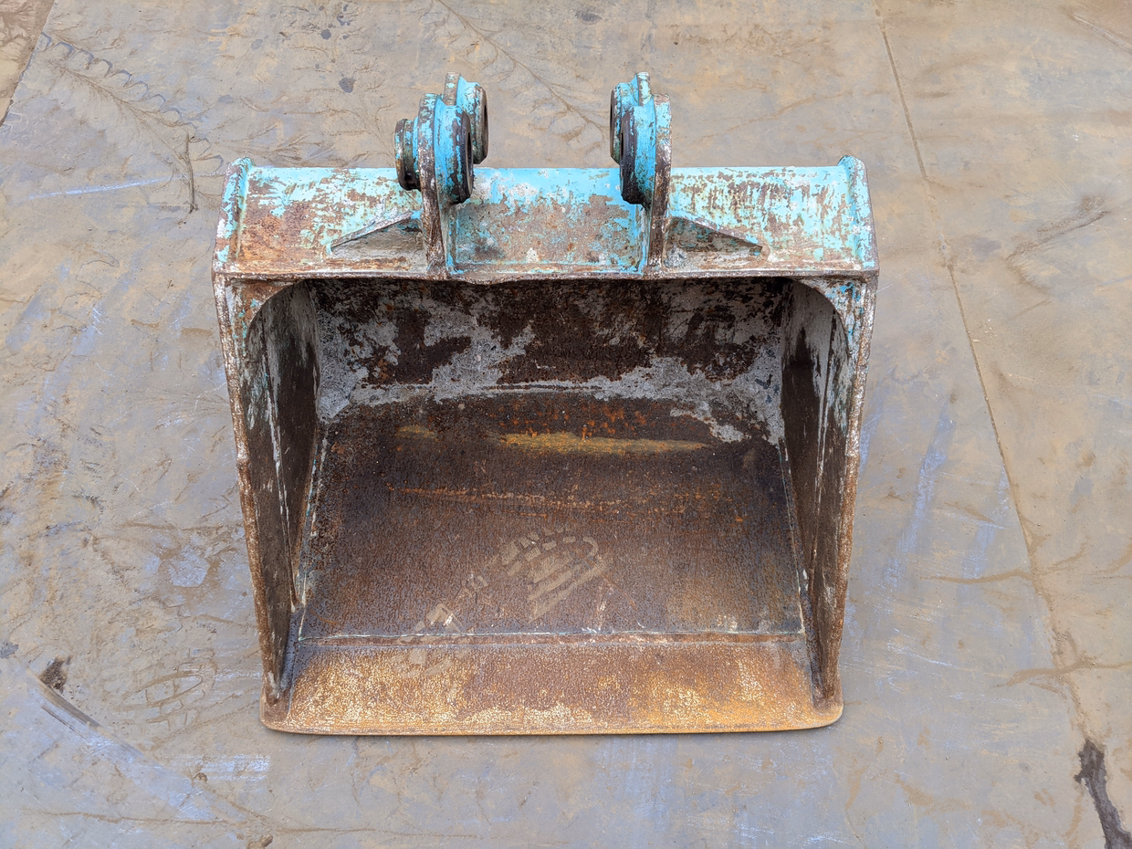 Used Construction Machine Used KOBELCO Bucket Slope bucket SK30SR-6 Slope bucket Photos