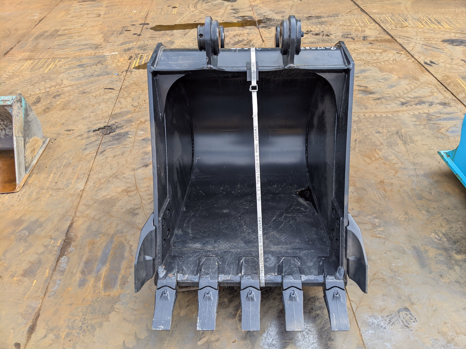 Used Construction Machine Used HITACHI Bucket Standard bucket ZX135 Standard bucket Photos