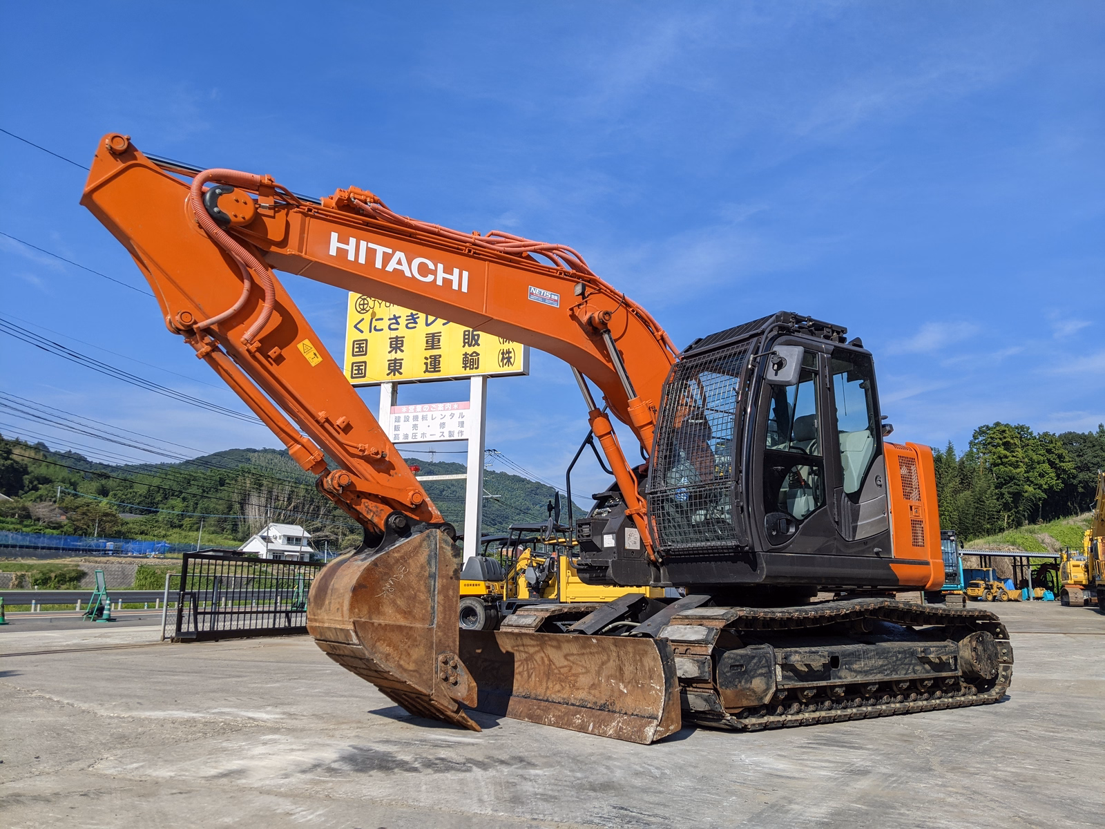 Used Construction Machine Used HITACHI Excavator 0.4-0.5m3 ZX135USK-6 Photos