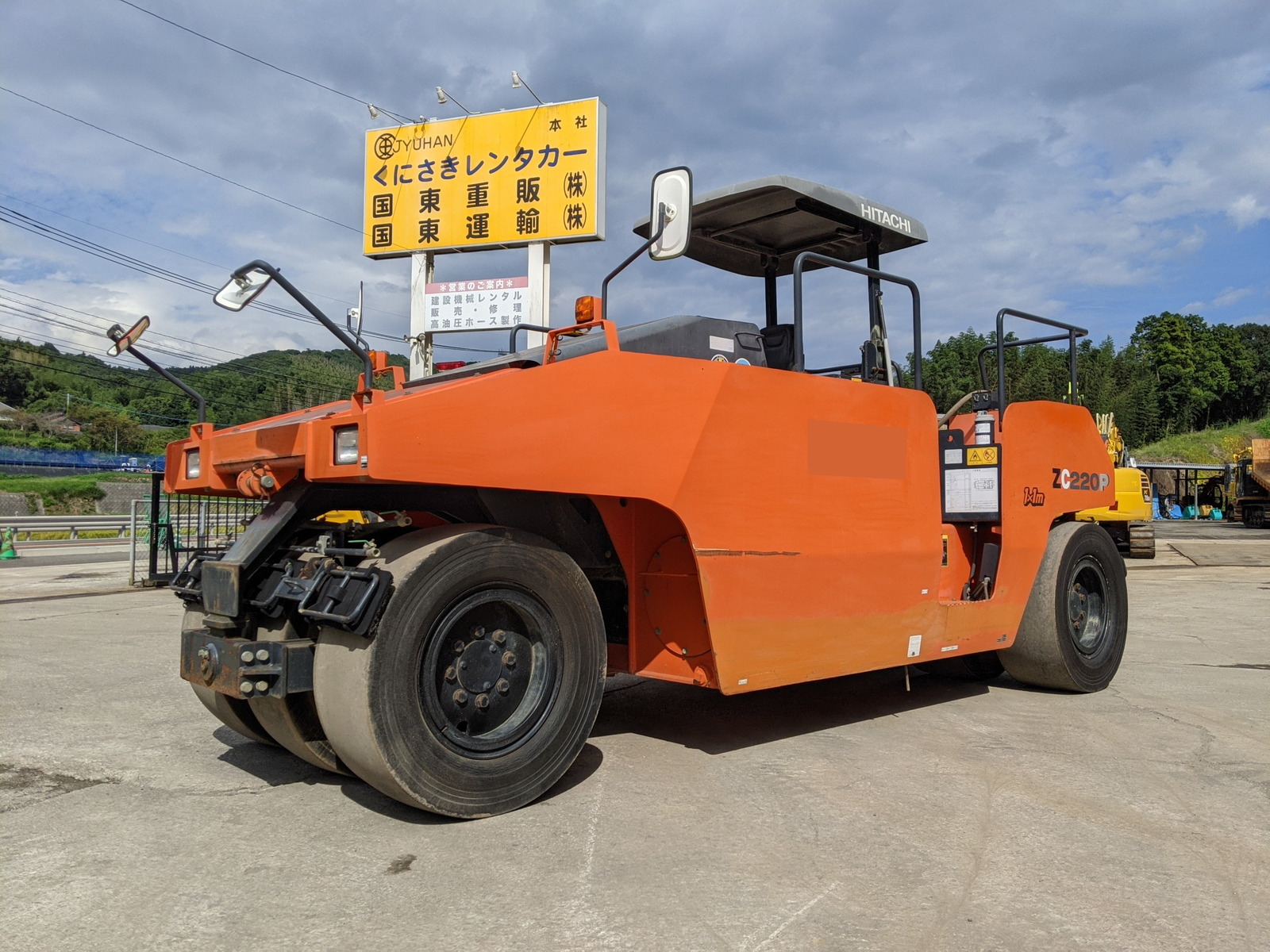 Used Construction Machine Used HITACHI HITACHI Roller Tire rollers ZC220P-5