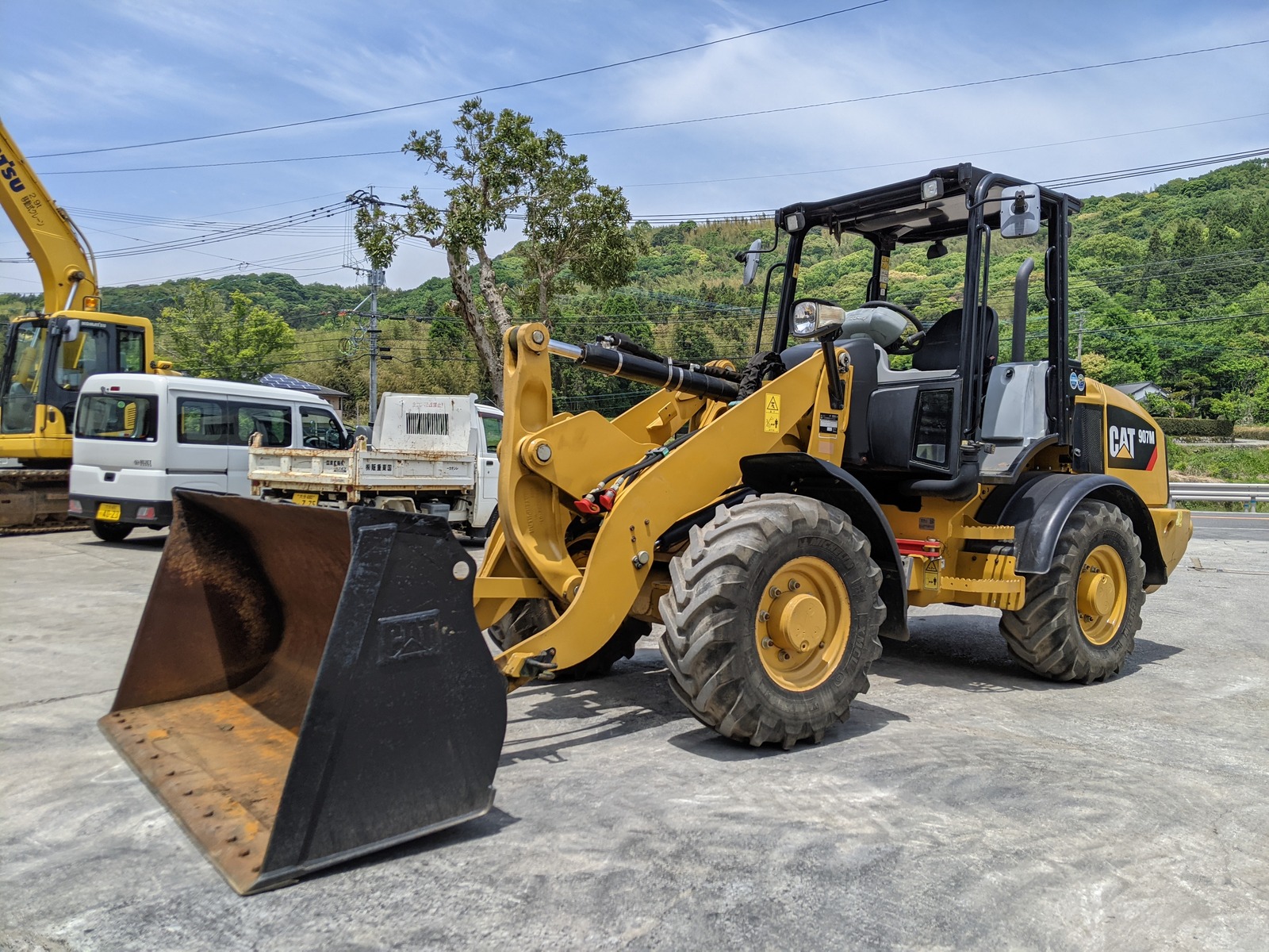 中古建設機械 中古 キャタピラー CAT ホイール・ローダ １．０立米以上 907M