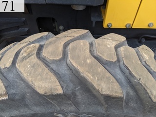 中古建設機械 中古 コマツ KOMATSU ブルドーザ  GD405-7