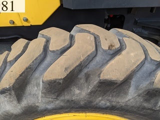 中古建設機械 中古 コマツ KOMATSU ブルドーザ  GD405-7